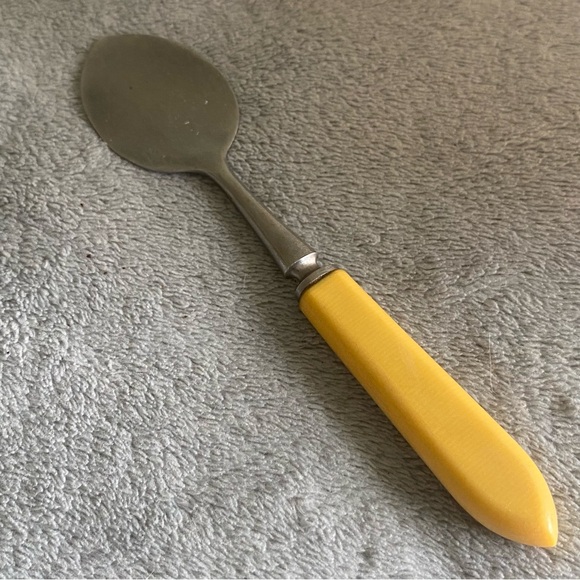 Vintage Cheese Knife - Picture 2 of 2